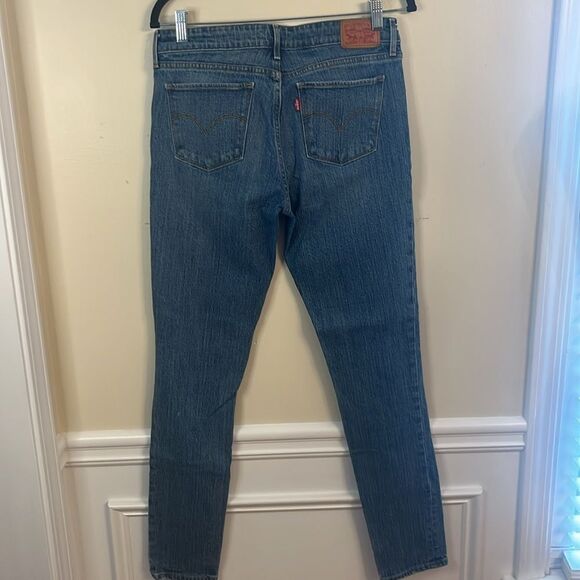 Levi’s 711 Distressed Skinny Jeans - Picture 5 of 7